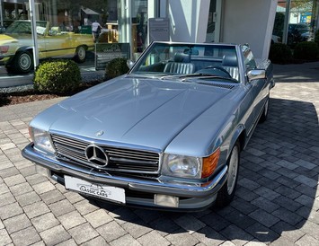 MERCEDES BENZ SL 560 Cabrio, R107, Diamantblau, BJ 1986, (001)